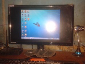 小马重装系统后屏幕变小有黑边怎么办