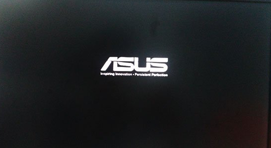 开机卡在logo界面